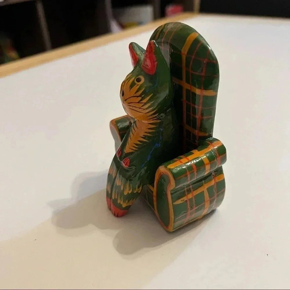 Cat In Armchair 2 Piece Wooden Hand Made Painted Bahamas Green Artisan Island - Picture 2 of 9